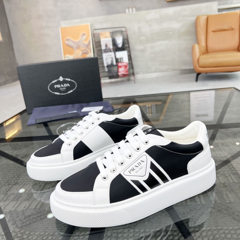 Pra*a casual shoes